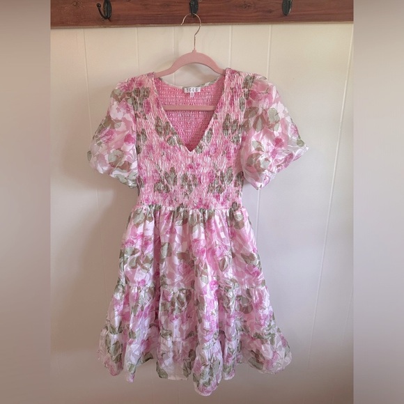 TCEC Dresses & Skirts - Size (US) medium! TCEC! Women’s, smock, floral! Perfect for the SUMMER!!
